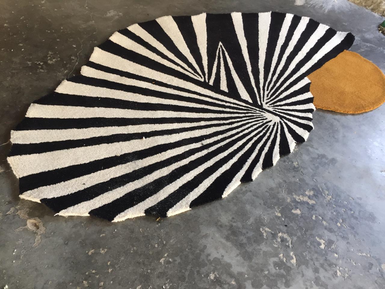 Primium Hand tufted rugs carpets size 5×8