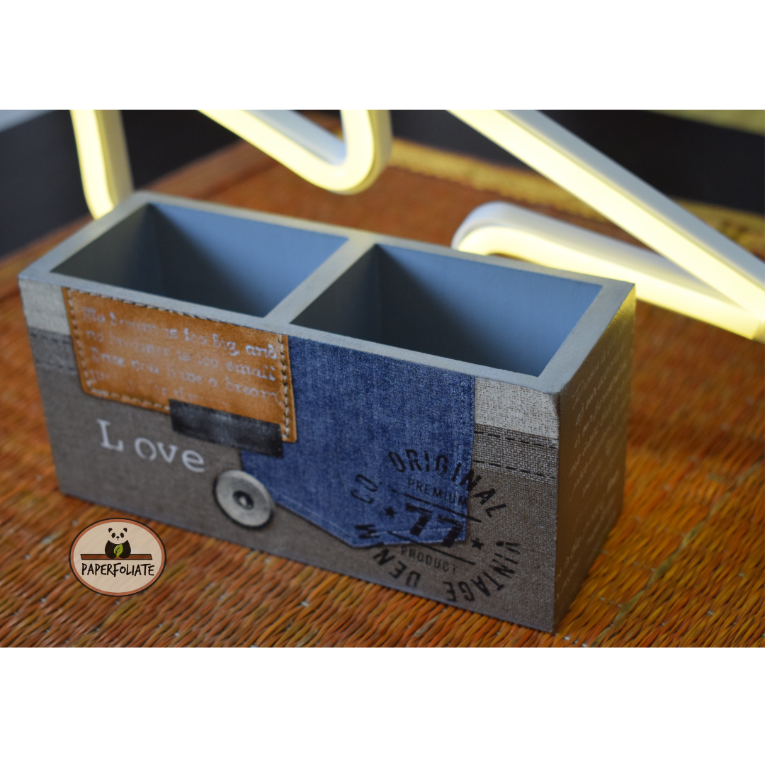 PEN STAND / ORGANIZERS