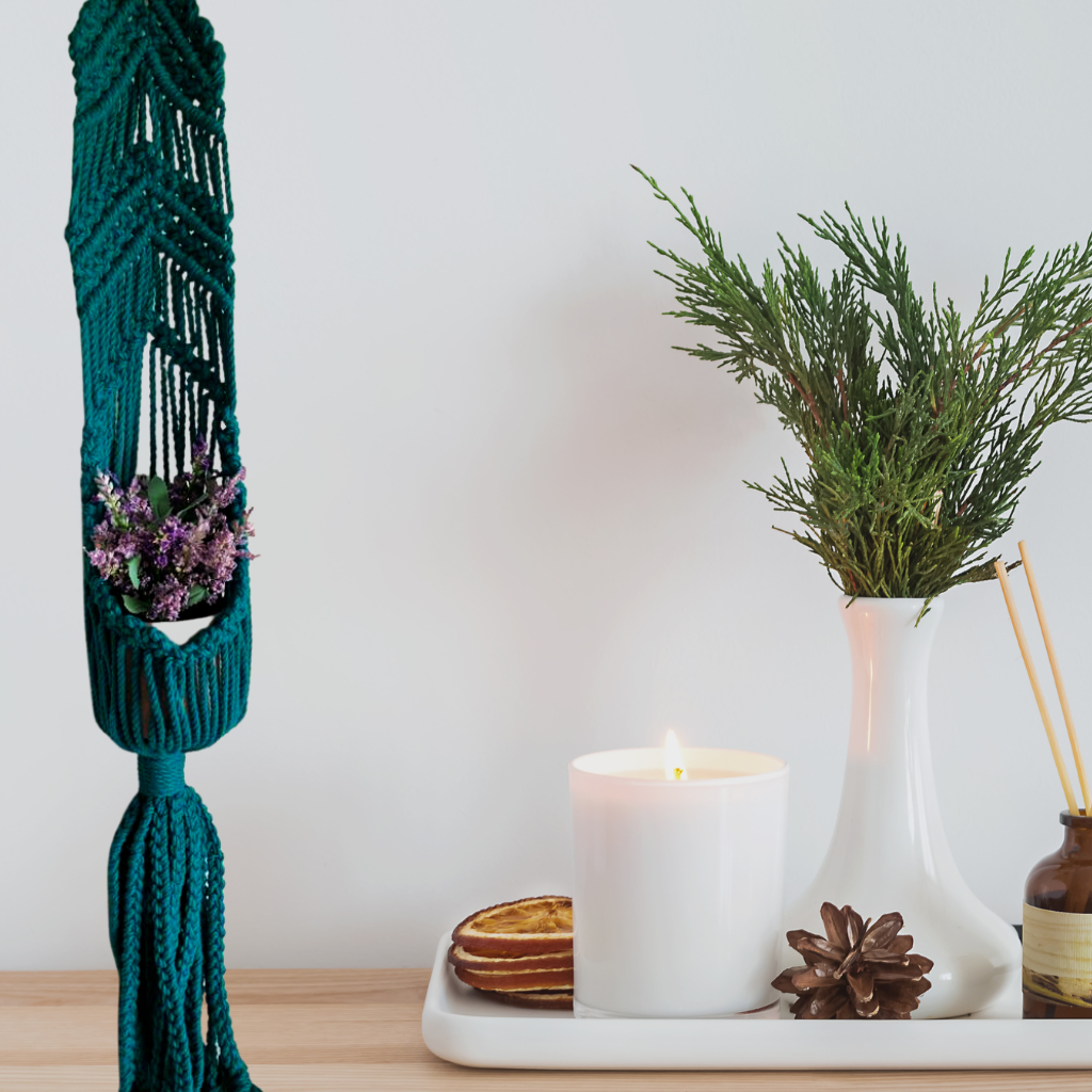 DREAMY DRAPES - Macrame Plant Hanger