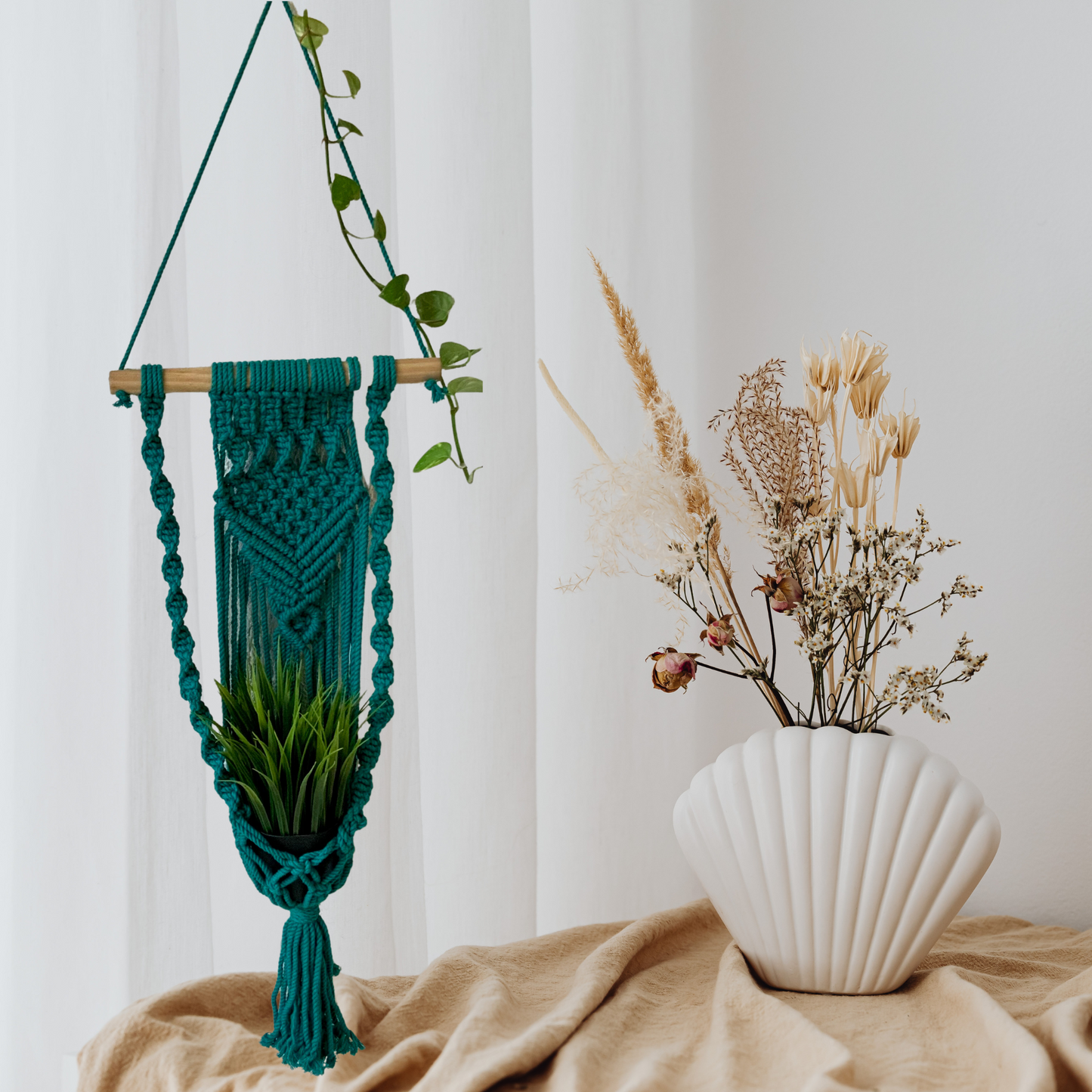 EASY KNOTS - Macrame Plant Hanger - Green