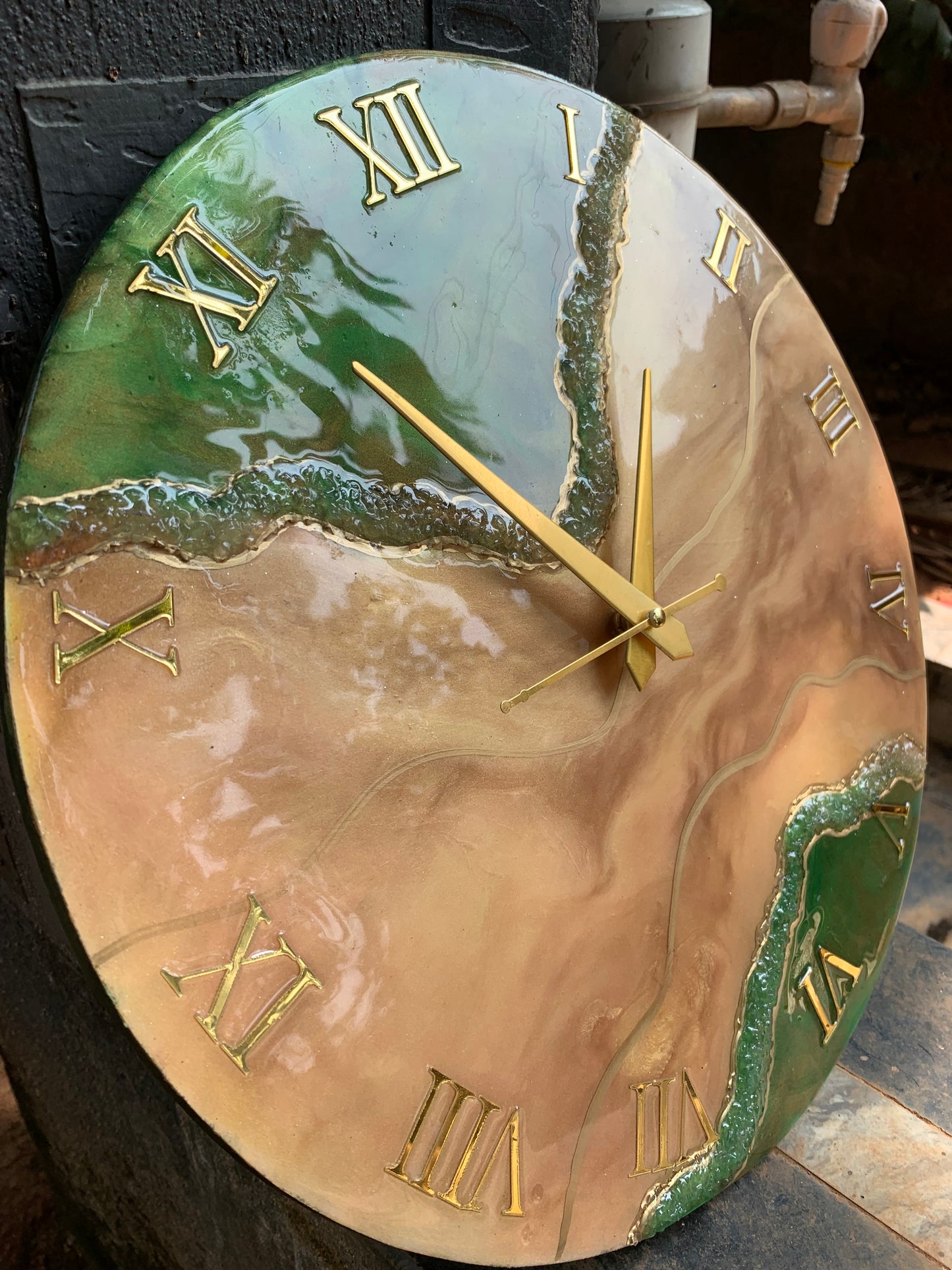 Resin wall clock