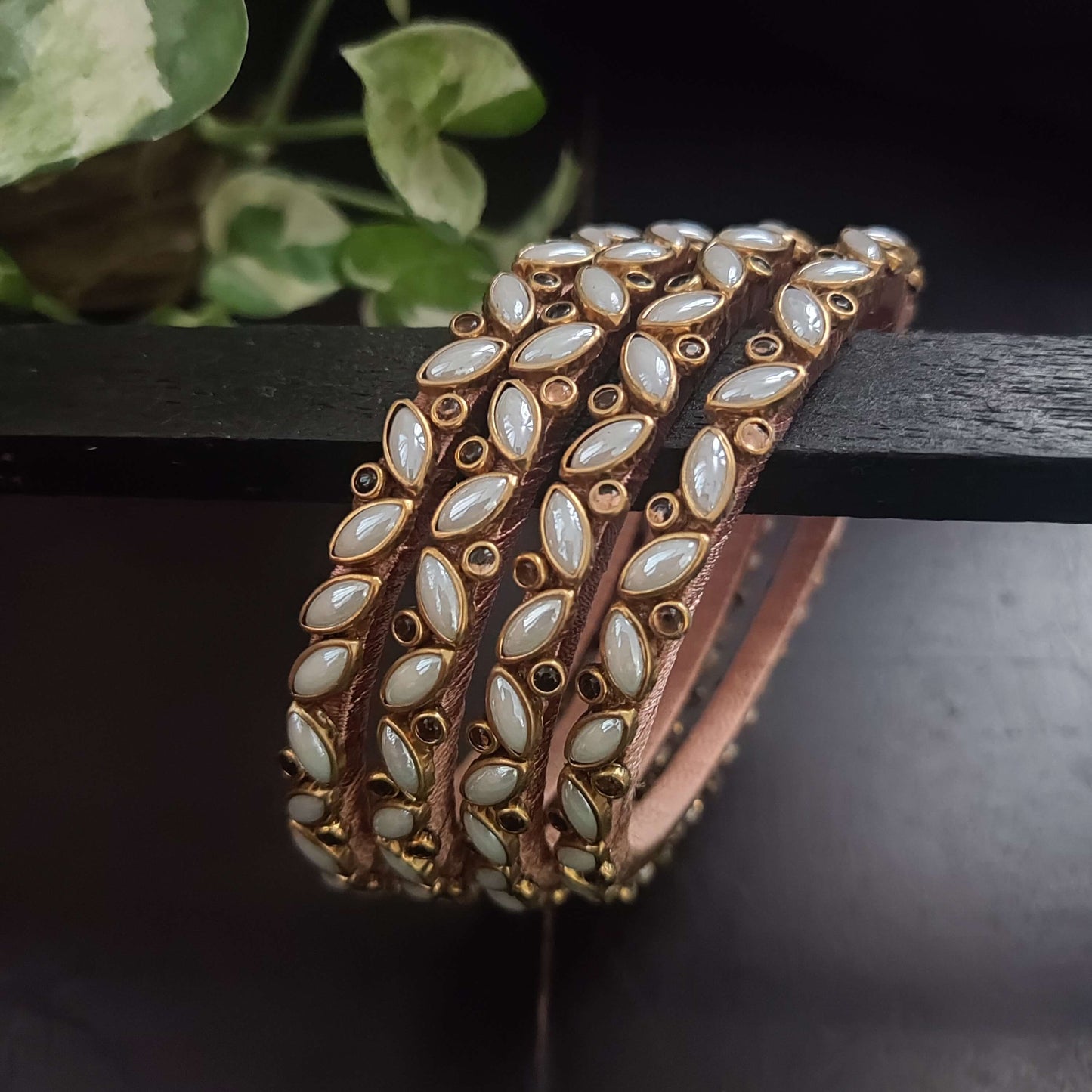 Pearl kundan zig zag silk thread bangles