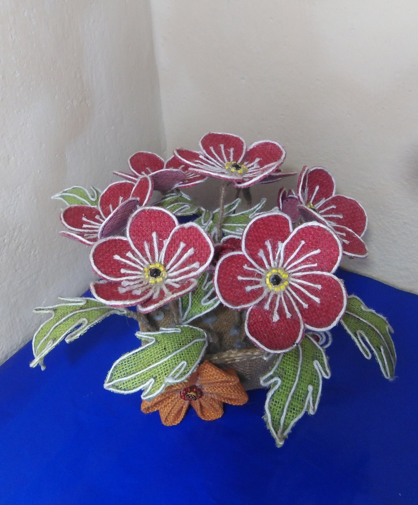 Jute flower with vase