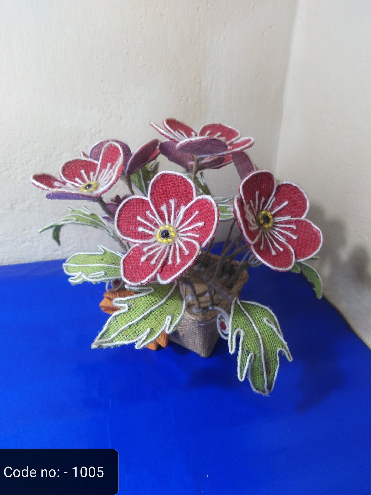 Jute flower with vase