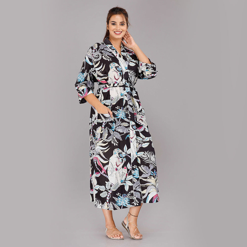 
                  
                    Jungle Pattern Kimono Robe Long Bathrobe For Women (Black)
                  
                