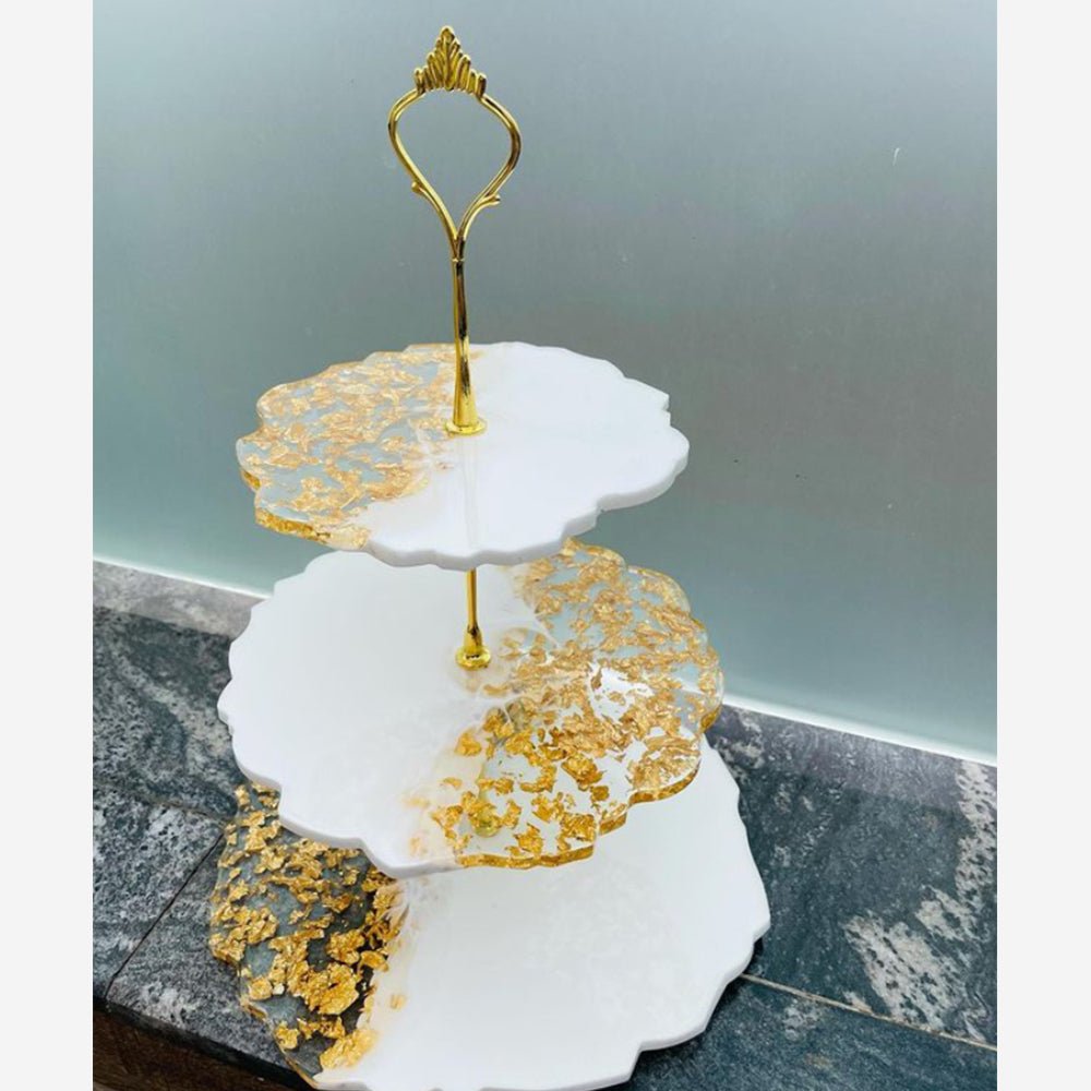 Resin Heart Cake Stand - Kreate- Serveware