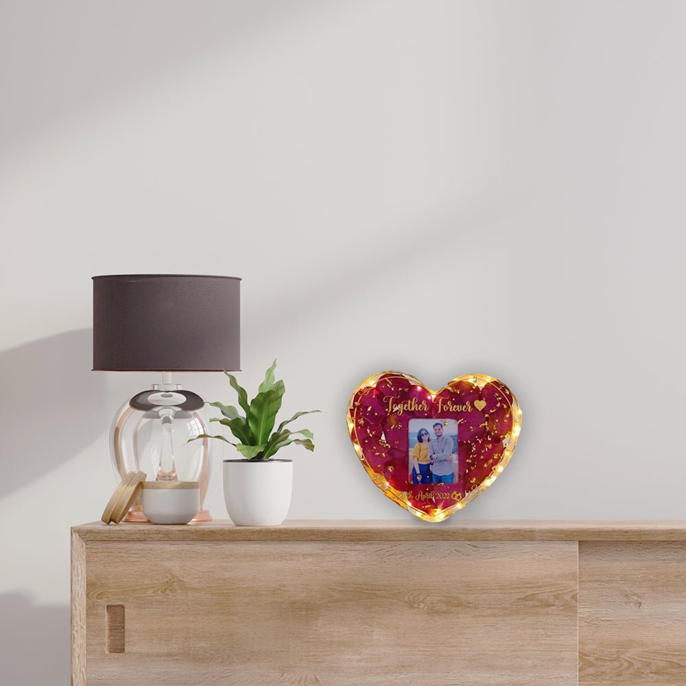 Resin Heart Frame - Kreate- Table Decor