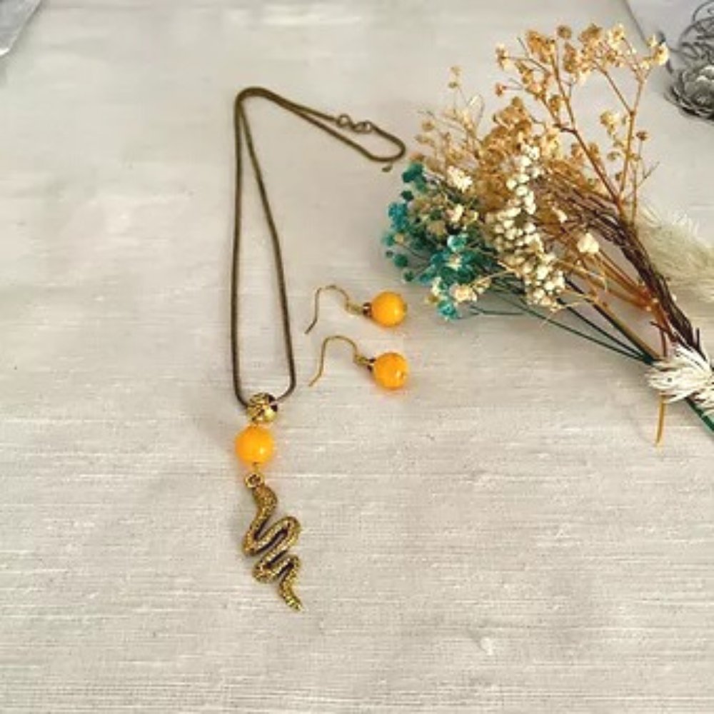 Serpentine - Yellow Agates Pendant Set - Kreate- Jewellery Sets