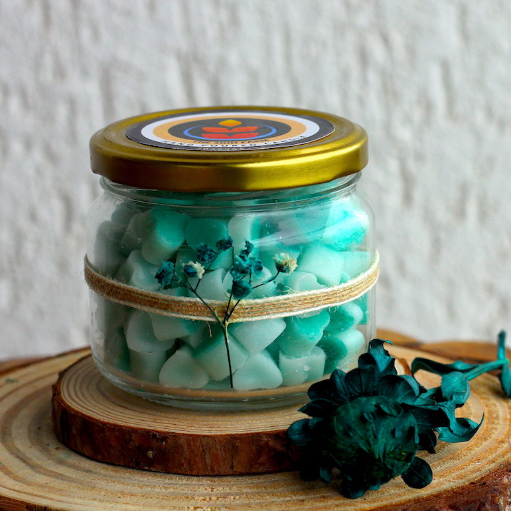 Hearts and Roses Chip Candle (Eucalyptus)