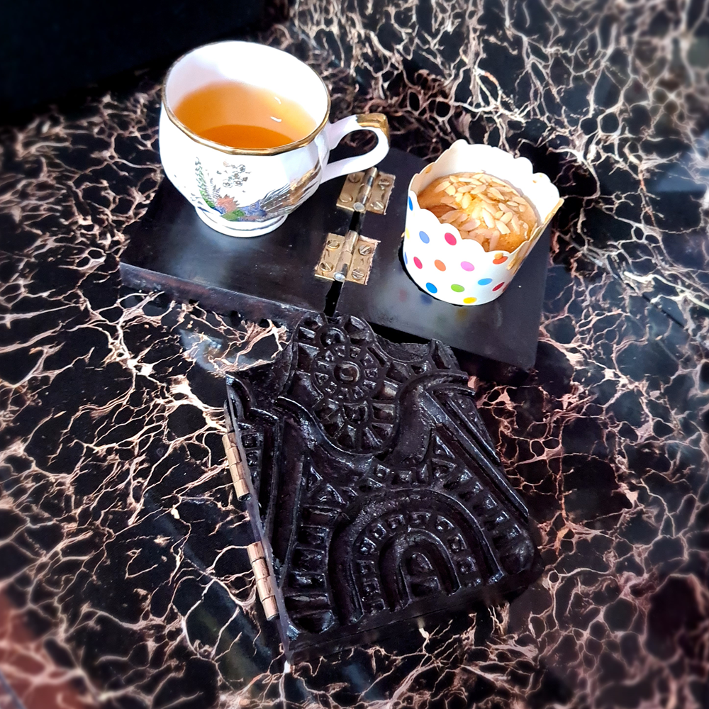 Wooden Carved Twisted Coaster