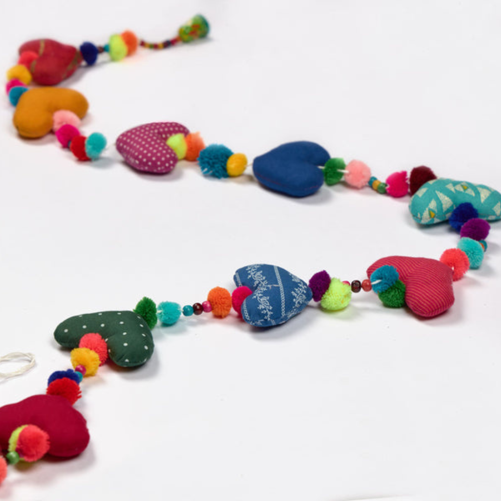Use Me Works Hearty Pom-Pom Sring