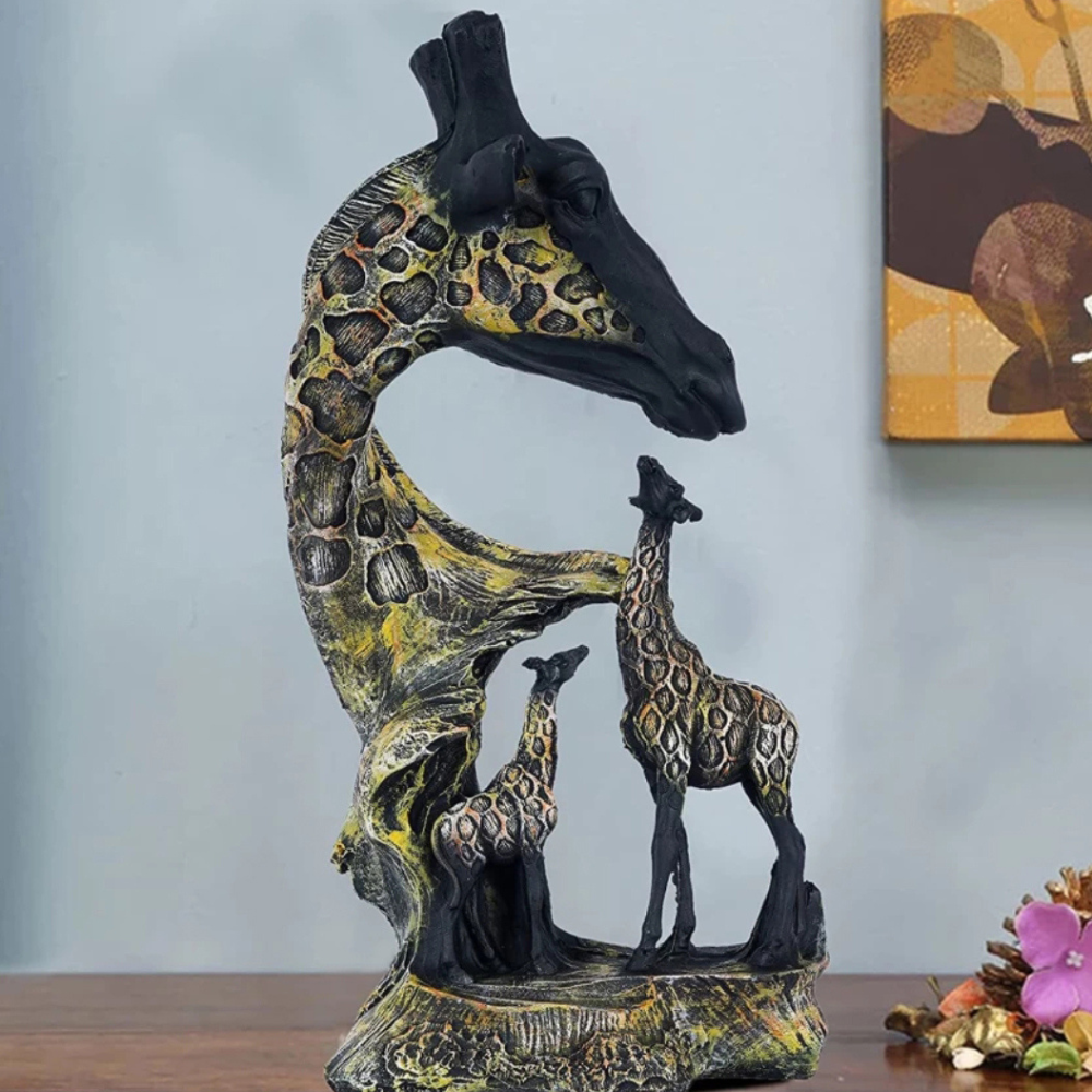 Giraffe Showpiece