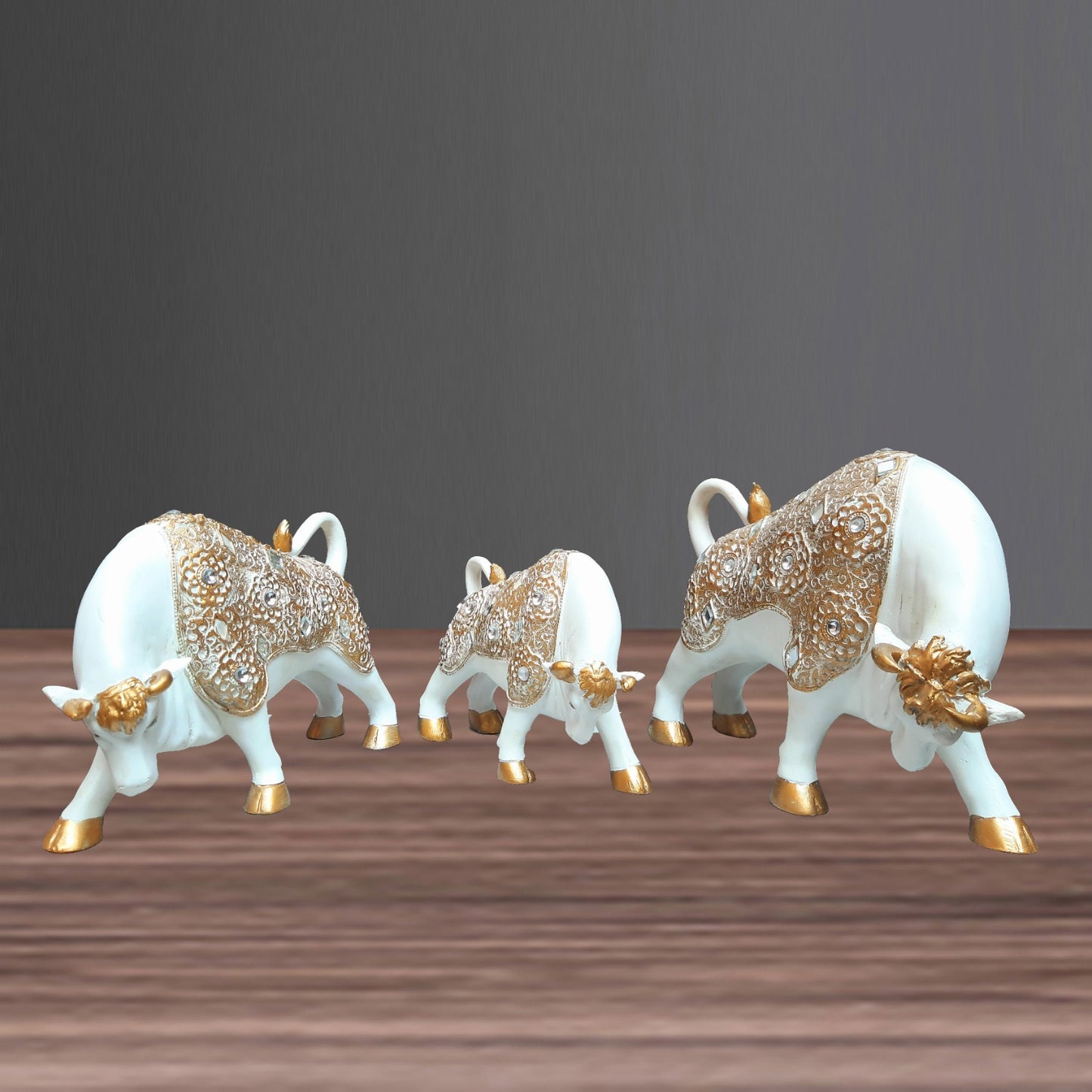 Bulls Showpieces (Set of 3)