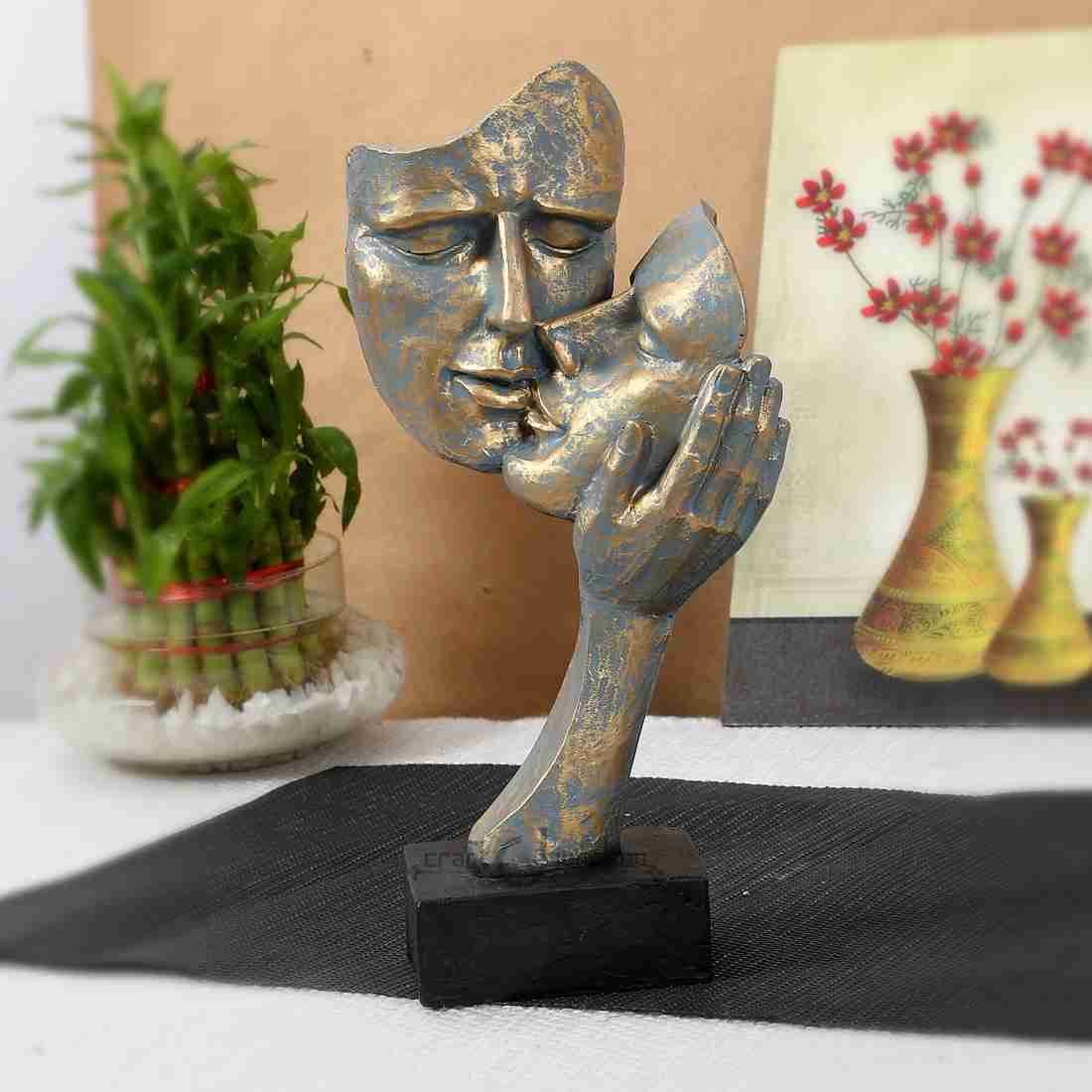 Hand-Faces Statue (Modern-Art)