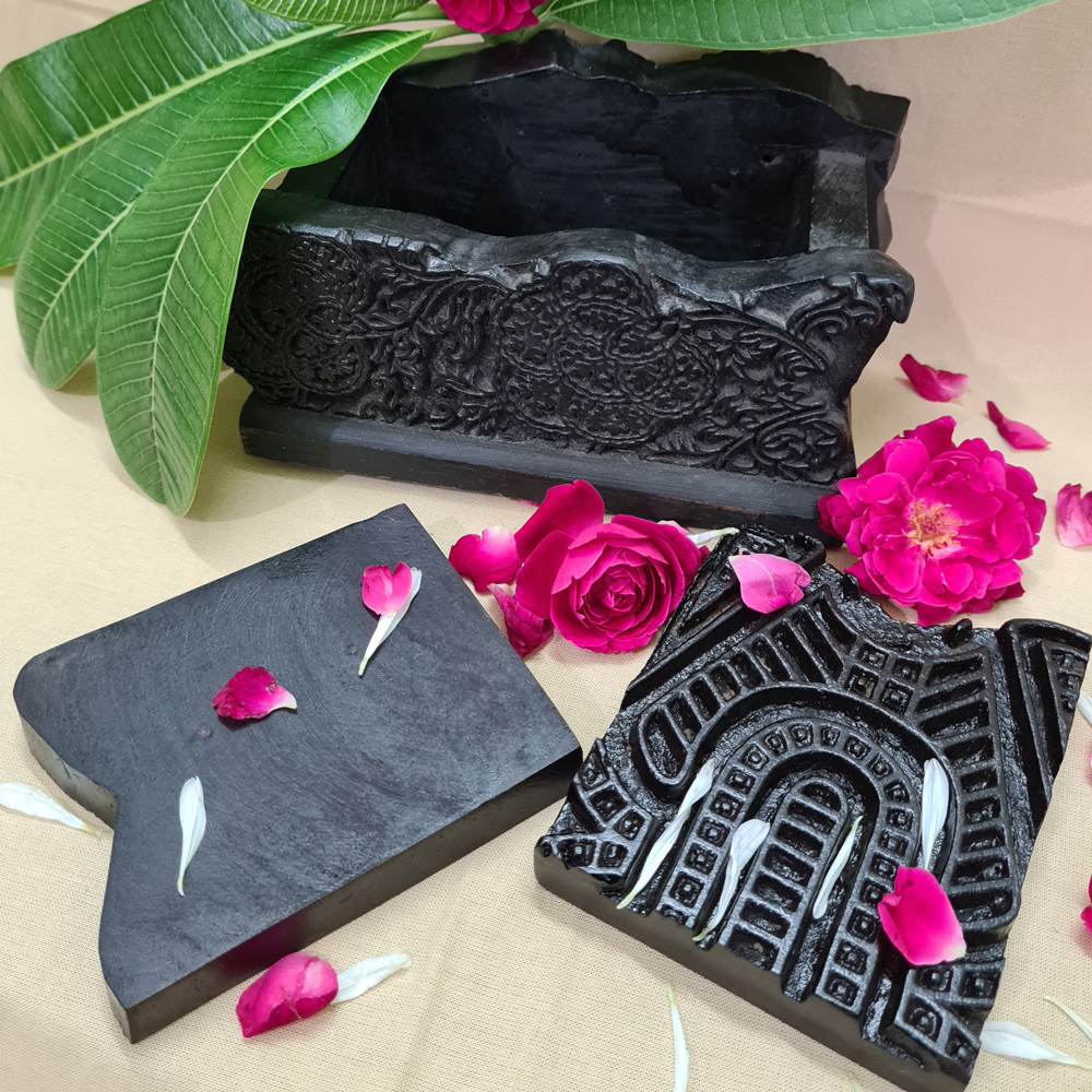 Wooden Carved Coaster (Set of 2)