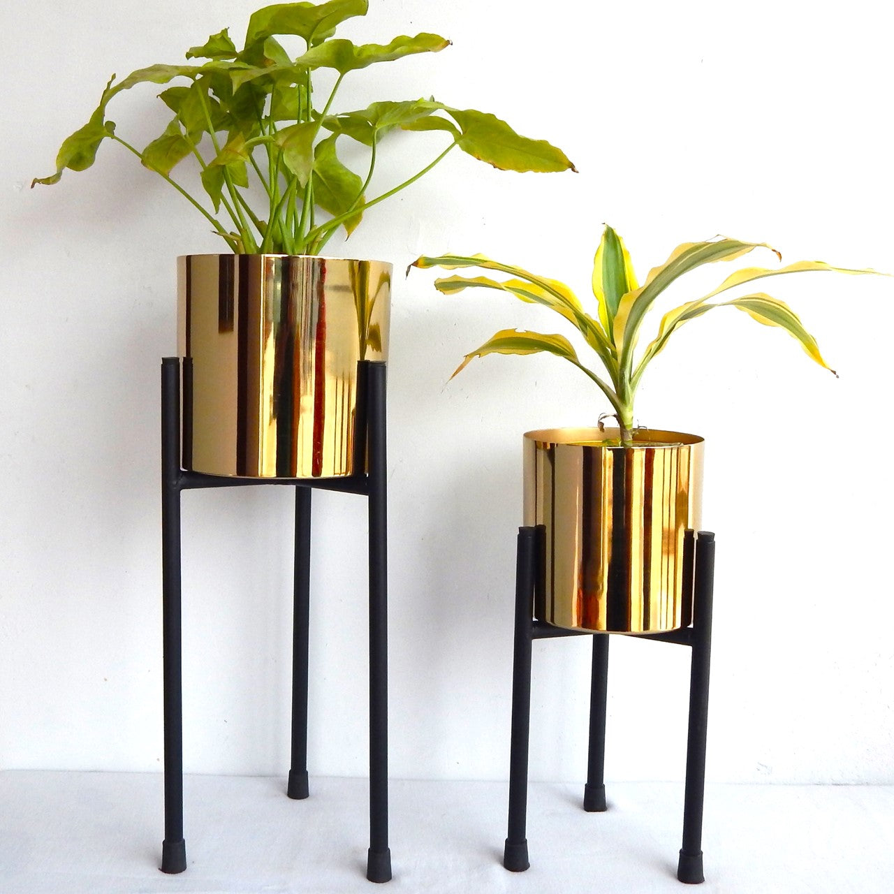 ecofynd Golden Emma Mid Century Metal Plant Pot Set
