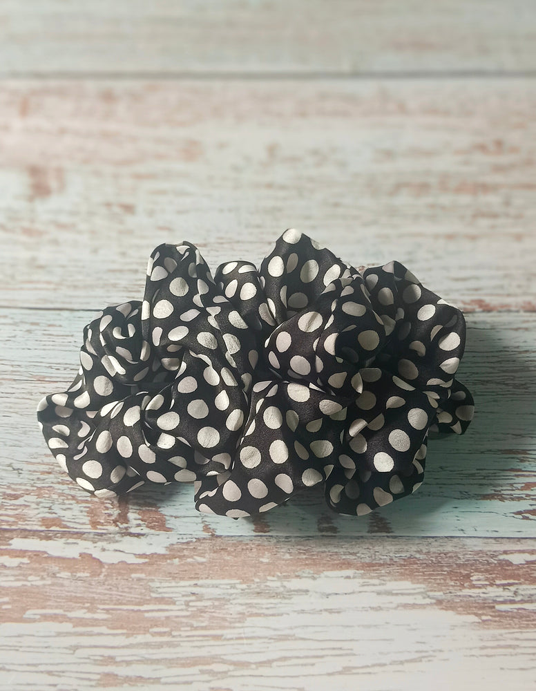 
                  
                    Fabric scrunchie
                  
                