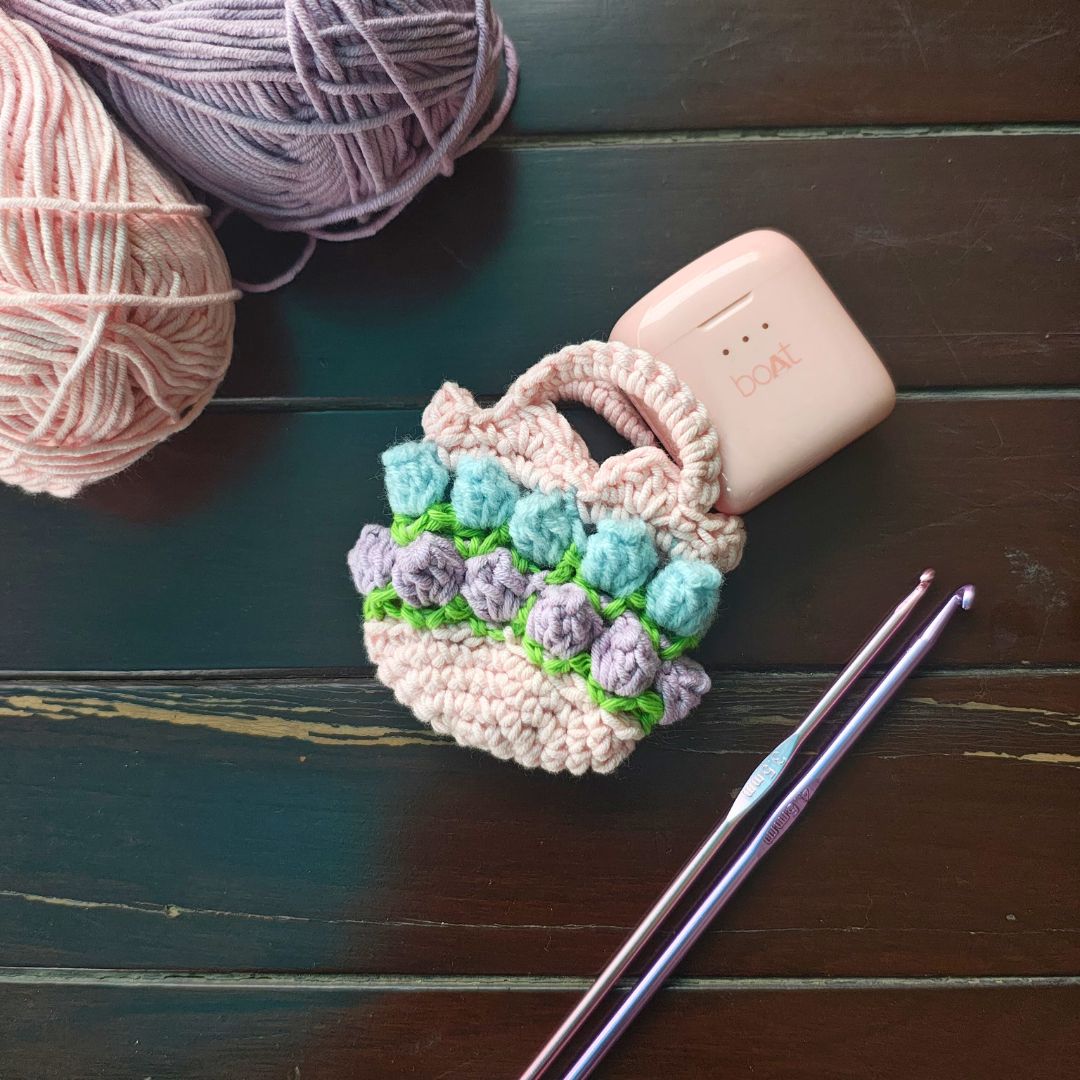 
                  
                    AirPods Case | Tulip Purse Crochet – Handmade Floral Cover
                  
                