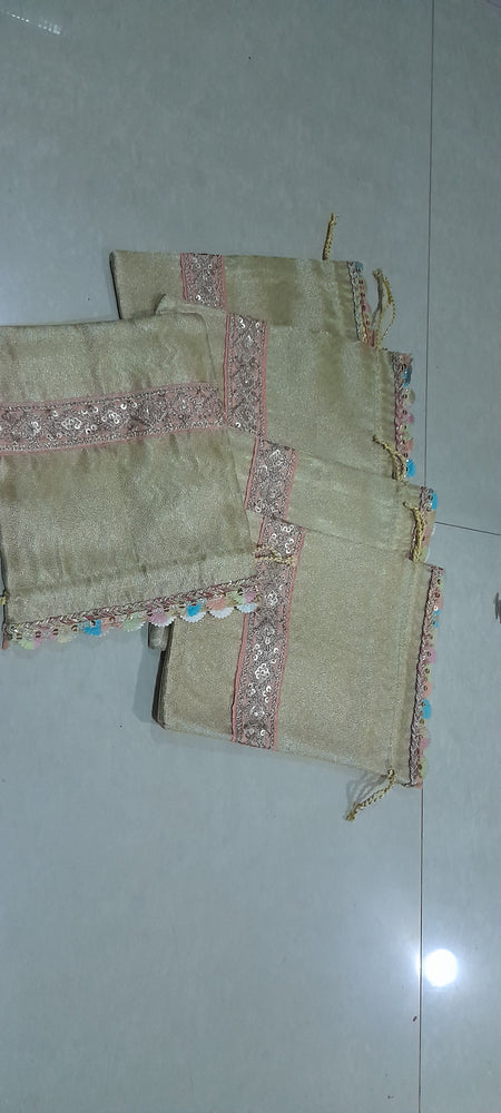 
                  
                    Clothes bags
                  
                