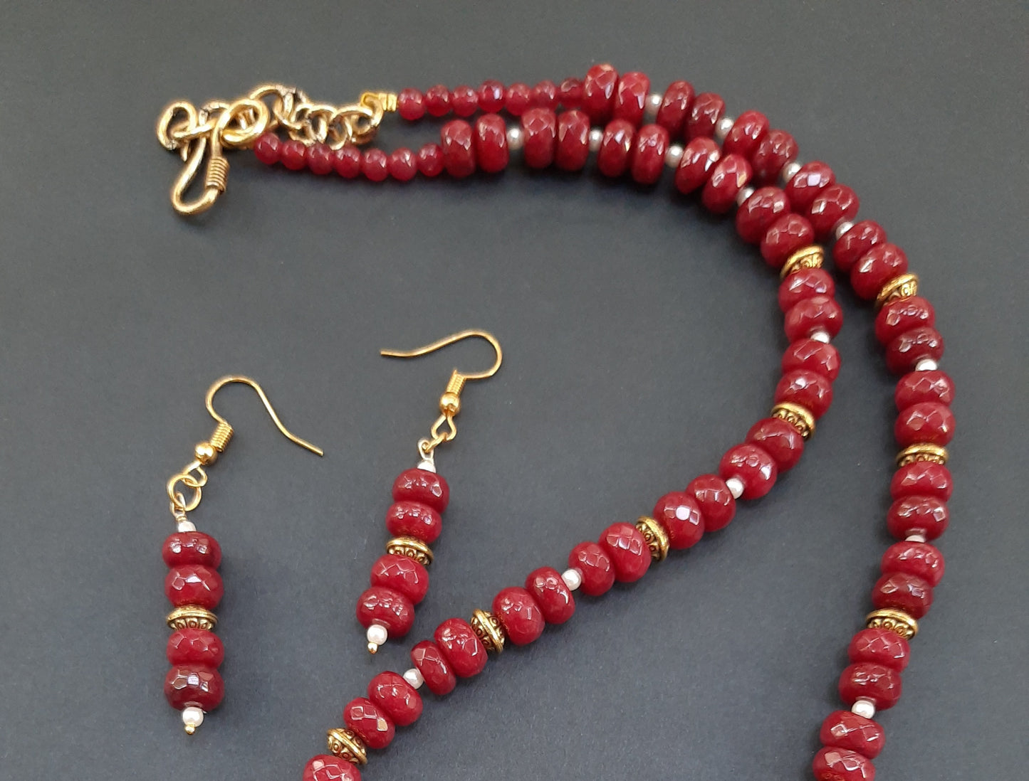 
                  
                    Elegant chocolate color tyre agate beads necklace with flower pendant and matching earrings
                  
                