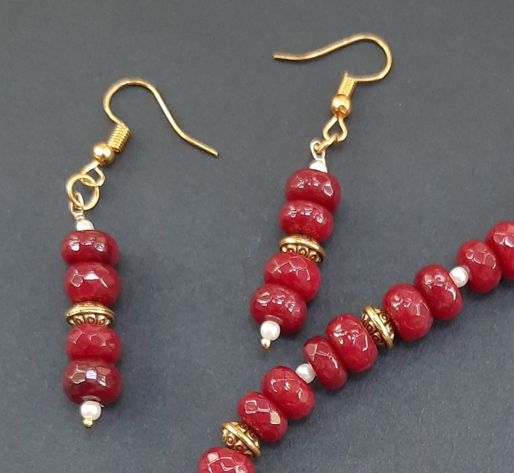 
                  
                    Elegant chocolate color tyre agate beads necklace with flower pendant and matching earrings
                  
                