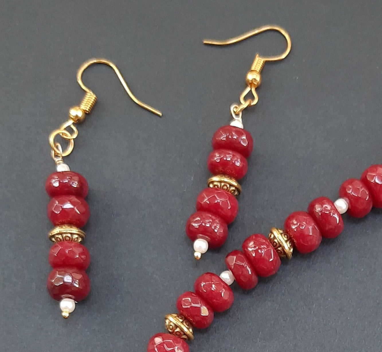 
                  
                    Elegant chocolate color tyre agate beads necklace with flower pendant and matching earrings
                  
                