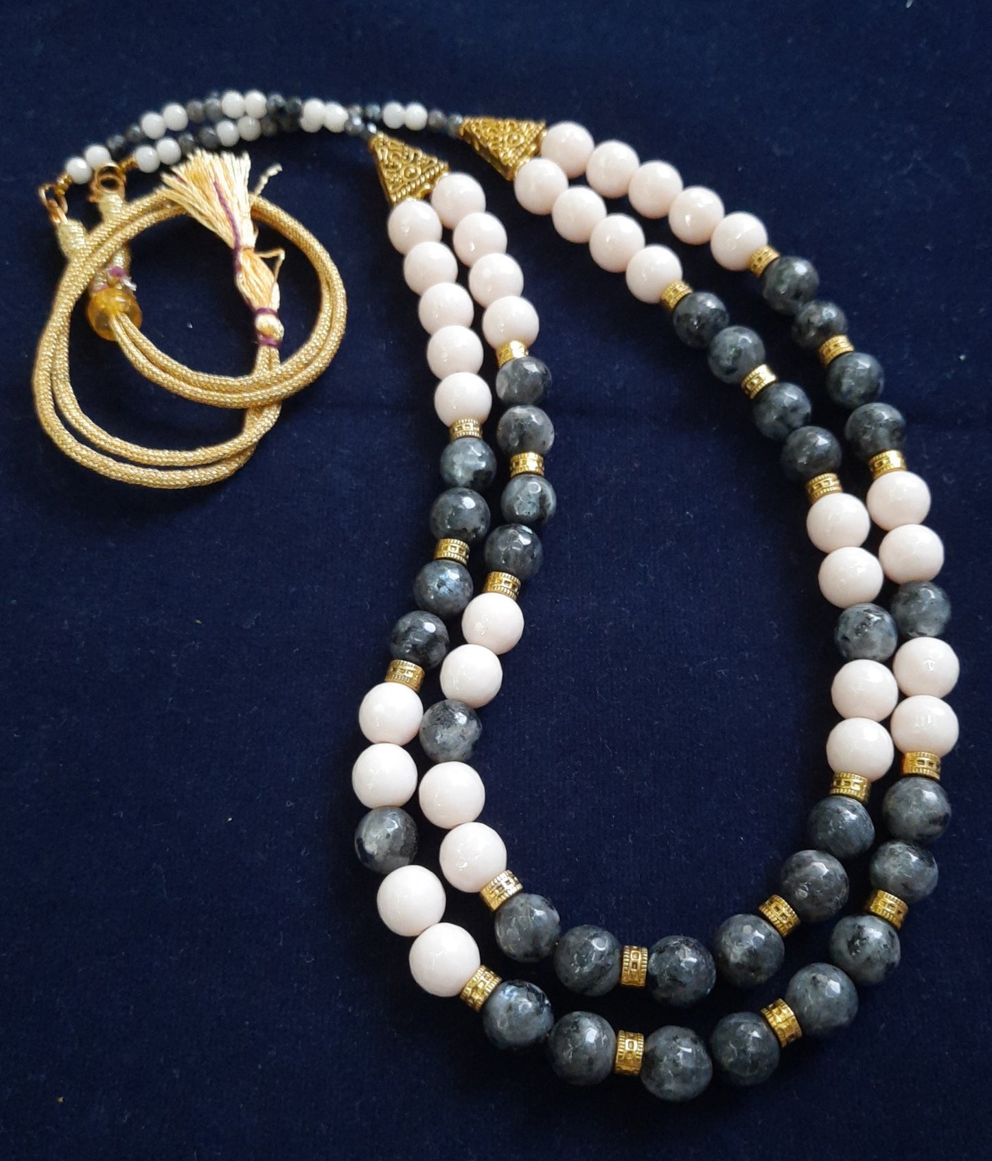 
                  
                    Classic bold two layer half white and dark grey agate beads jewellery.
                  
                