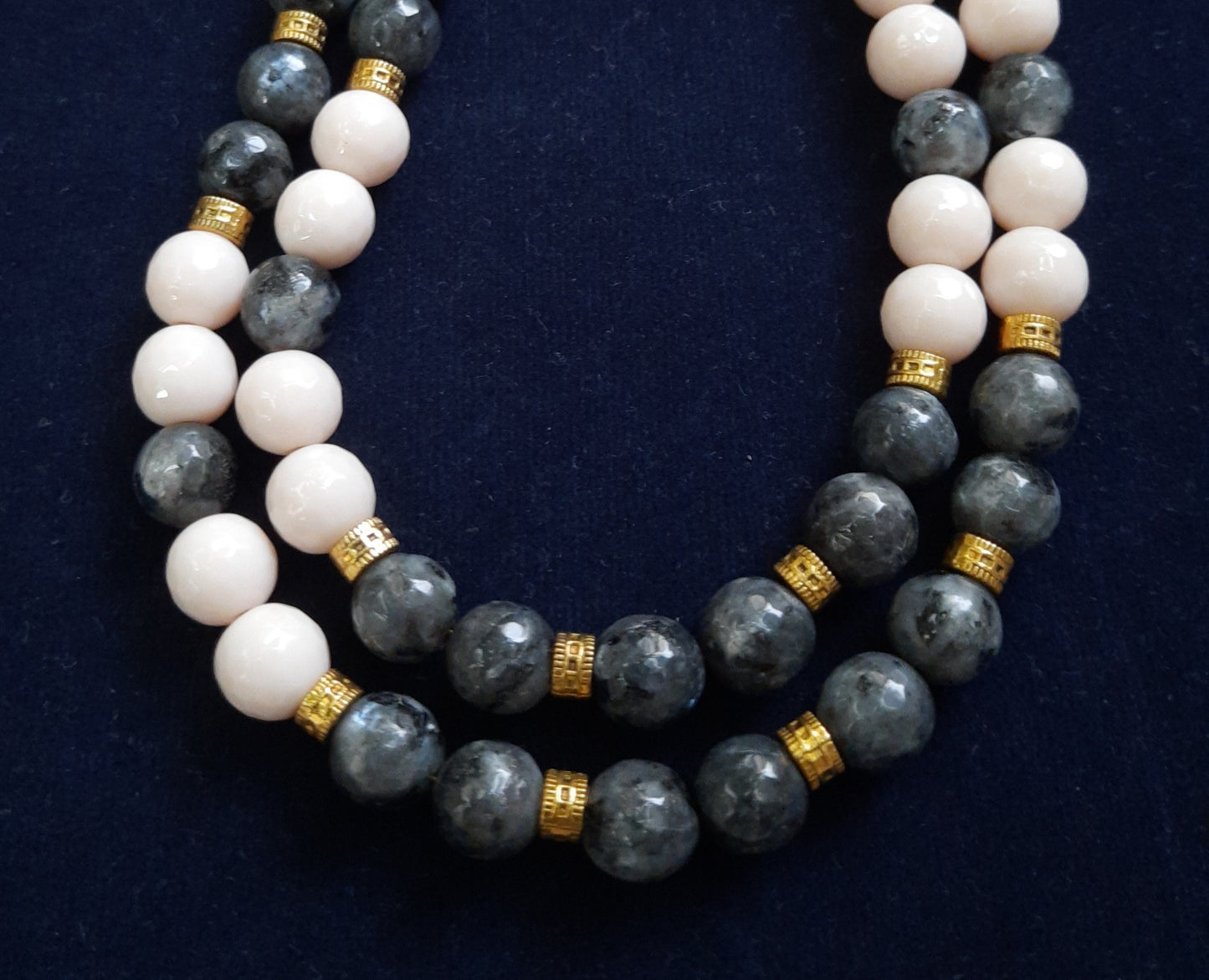 
                  
                    Classic bold two layer half white and dark grey agate beads jewellery.
                  
                