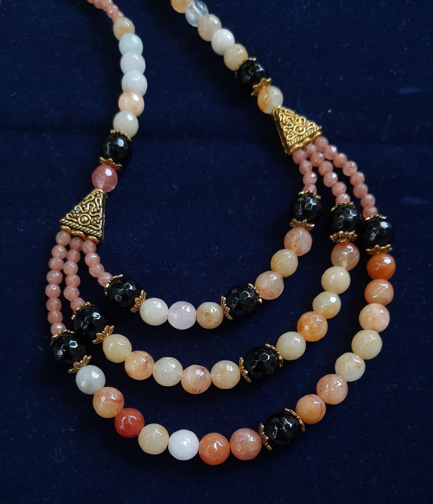 
                  
                    Dazzling triplet chain mixed brown agates beads necklace
                  
                