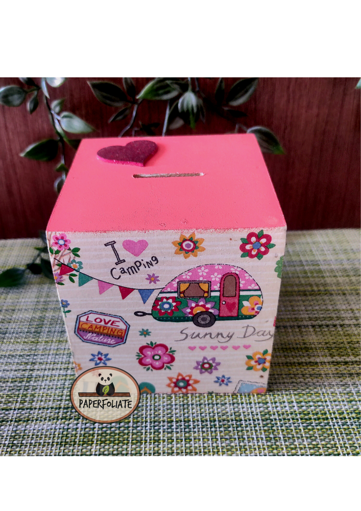 
                  
                    PIGGY BANK - I LOVE CAMPING DESIGN
                  
                