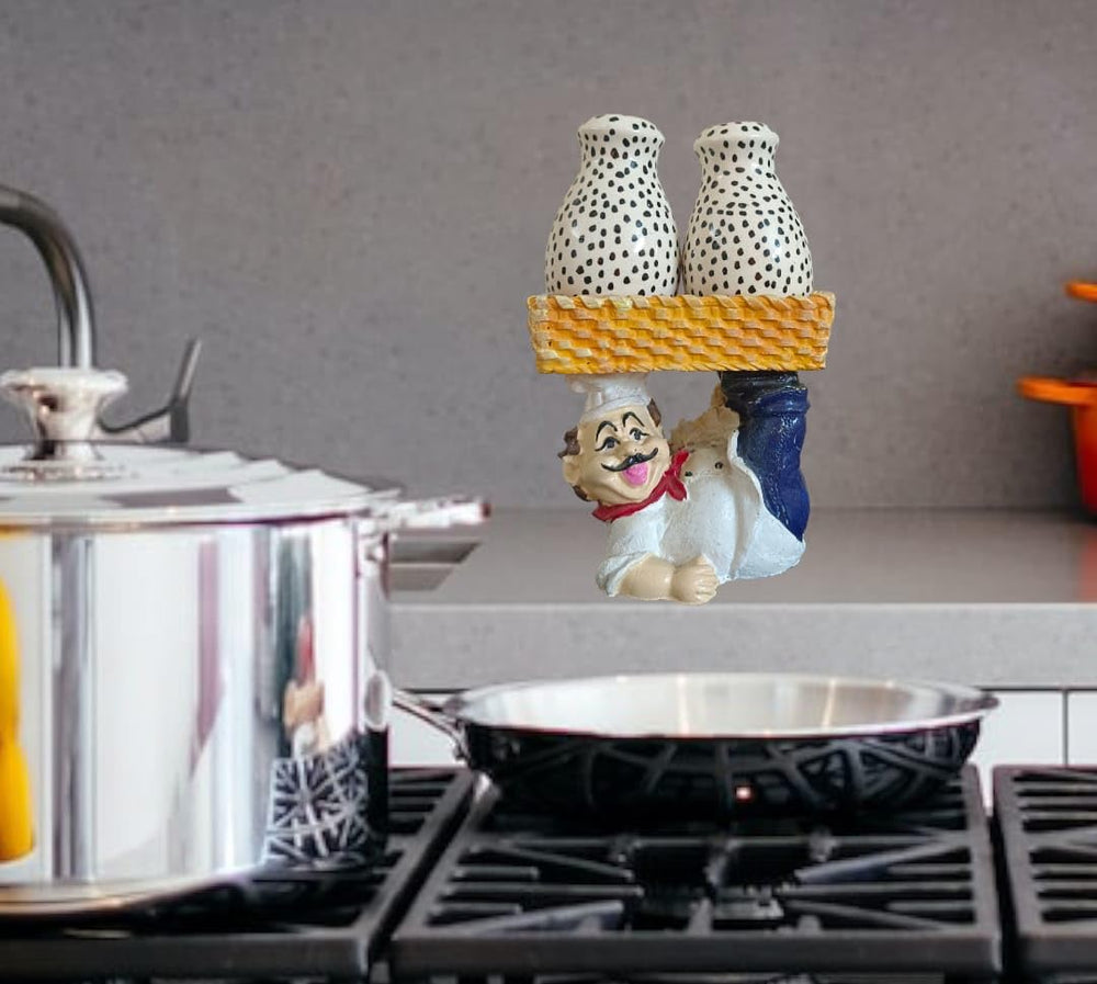 
                  
                    SALT AND PEPPER SHAKER ON CHEF
                  
                
