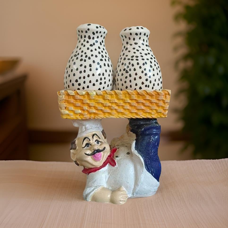 
                  
                    SALT AND PEPPER SHAKER ON CHEF
                  
                