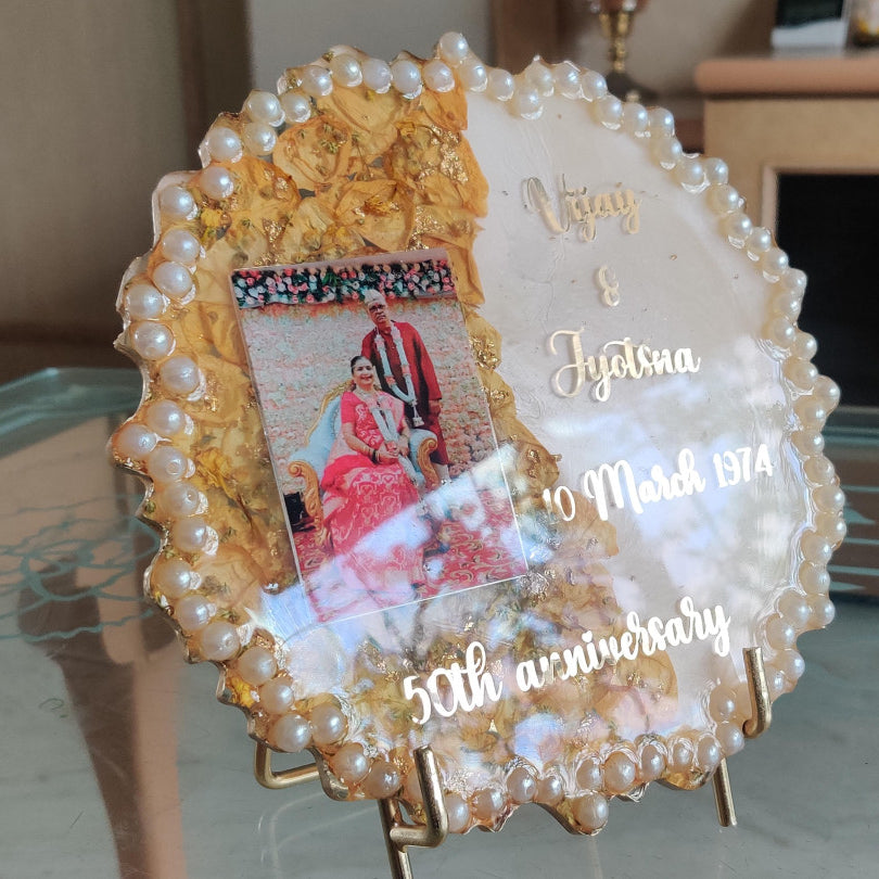 
                  
                    Resin varmala frame - Flower Preservation 1 Piece
                  
                