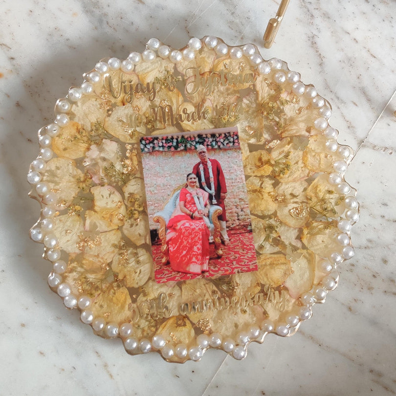 Resin varmala frame - Flower Preservation 1 Piece
