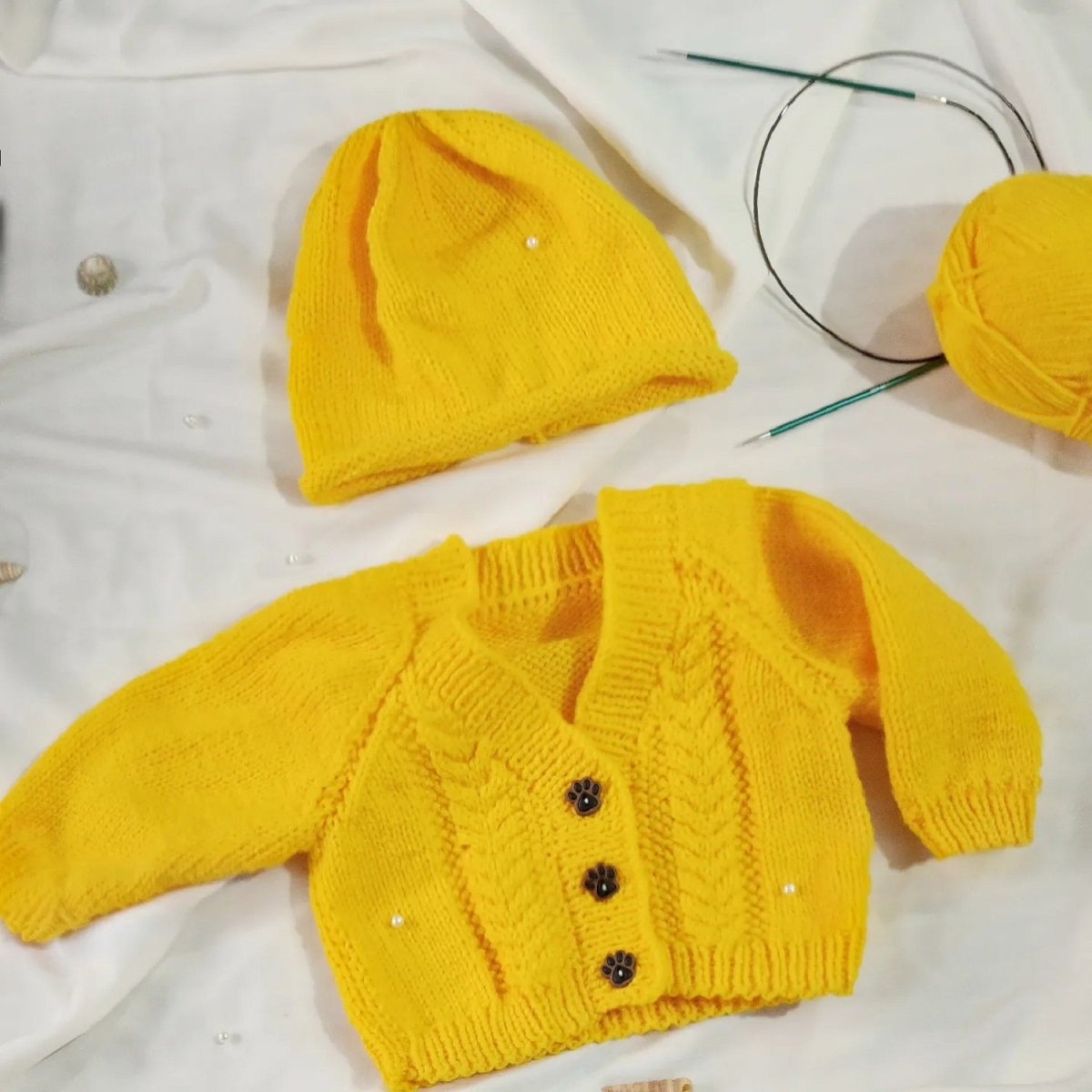 Baby cardigan and hat set - Kreate- Clothing Sets