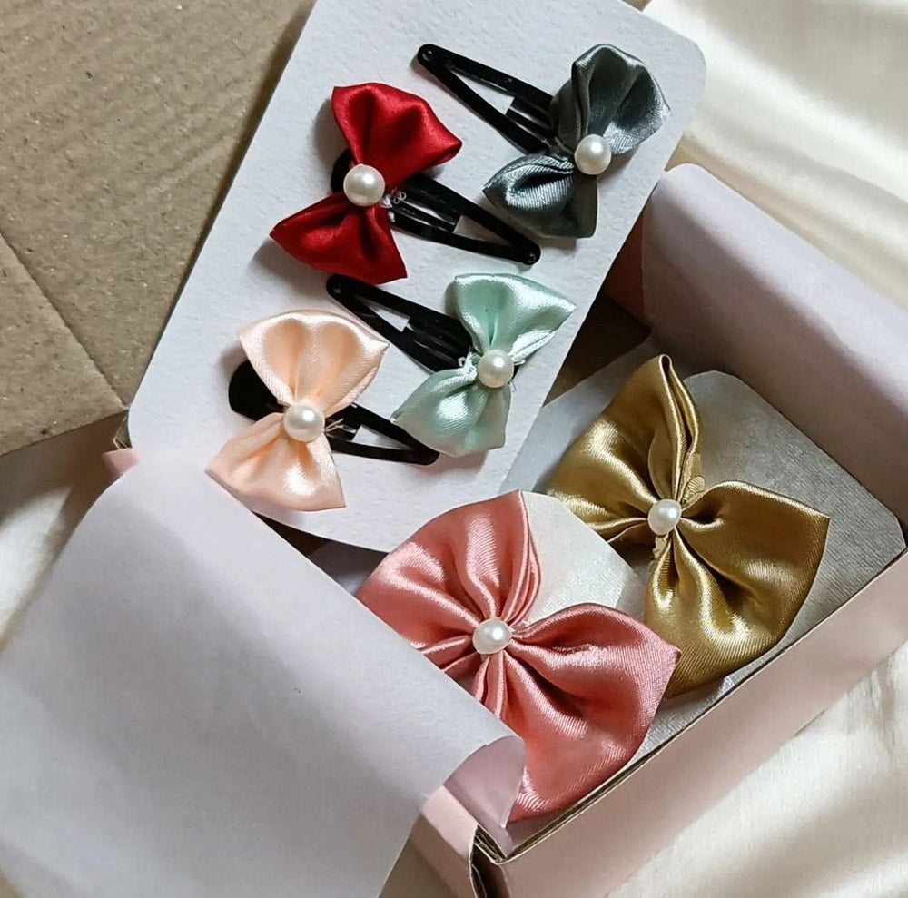 
                  
                    Bow Hair Clips - Kreate- Clips
                  
                