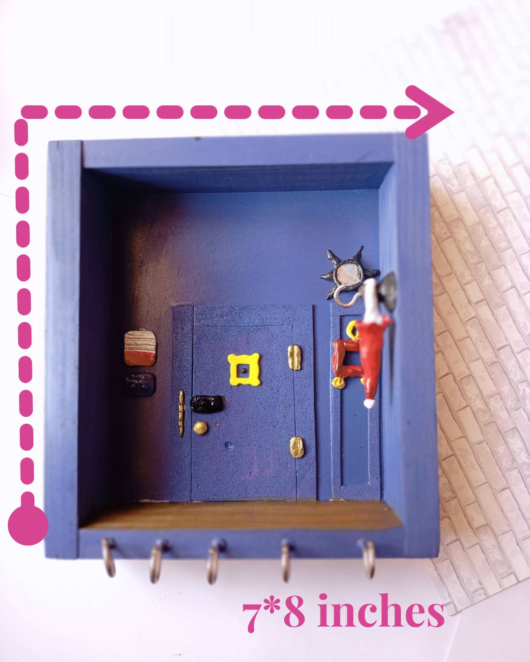 
                  
                    Rainvas Monica Geller Friends TV Purple Door Miniature Keyholder
                  
                