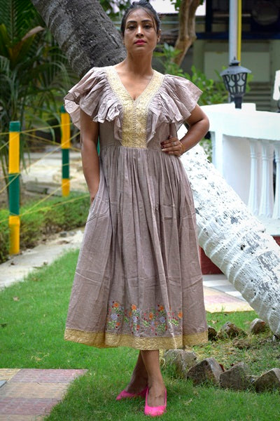 
                  
                    SANTORINI – Solid Ruffled Blouson Midi Dress with V Neck & Short Flared Sleeves with graceful Lace detailing.
                  
                