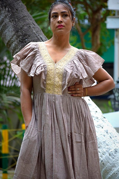 
                  
                    SANTORINI – Solid Ruffled Blouson Midi Dress with V Neck & Short Flared Sleeves with graceful Lace detailing.
                  
                