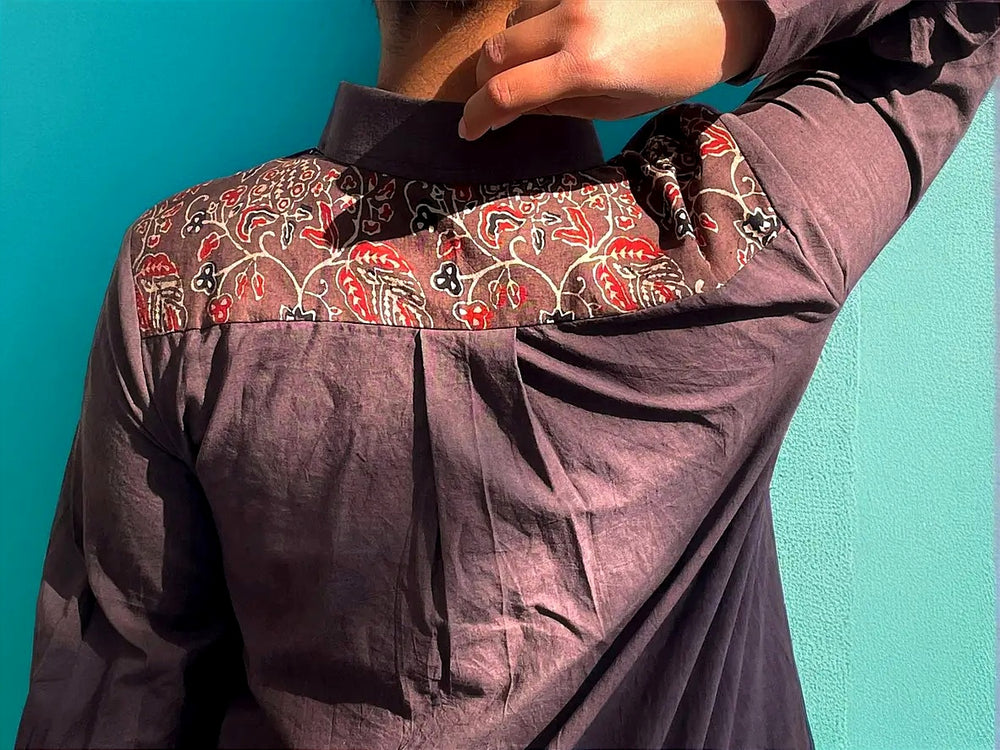 
                  
                    AKROTIRI - Buttoned Lantern Sleeves warm Chocolate Collared A Line Dress with a Big Stylish Adjustable Bow
                  
                