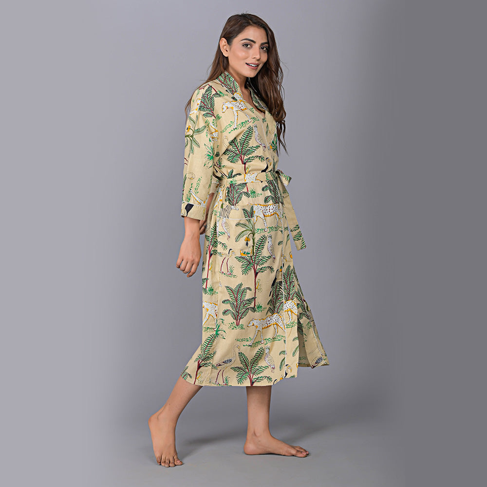 
                  
                    Jungle Pattern Kimono Robe Long Bathrobe For Women (Beige)
                  
                