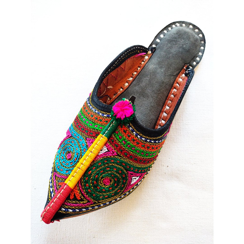 Rajasthani Jhuttis - Kreate- Women's Footwear