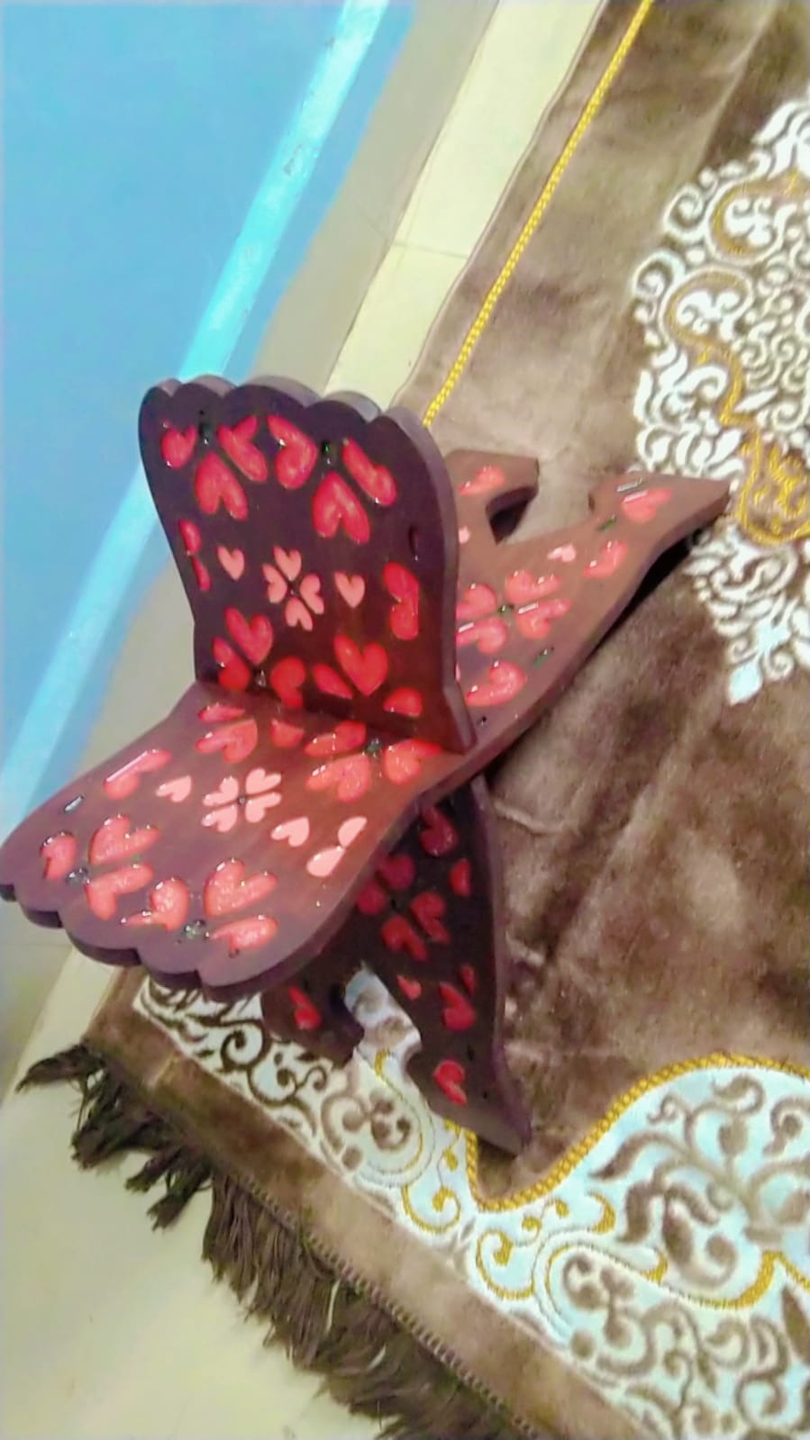
                  
                    WOODEN RESIN BOOK STAND
                  
                