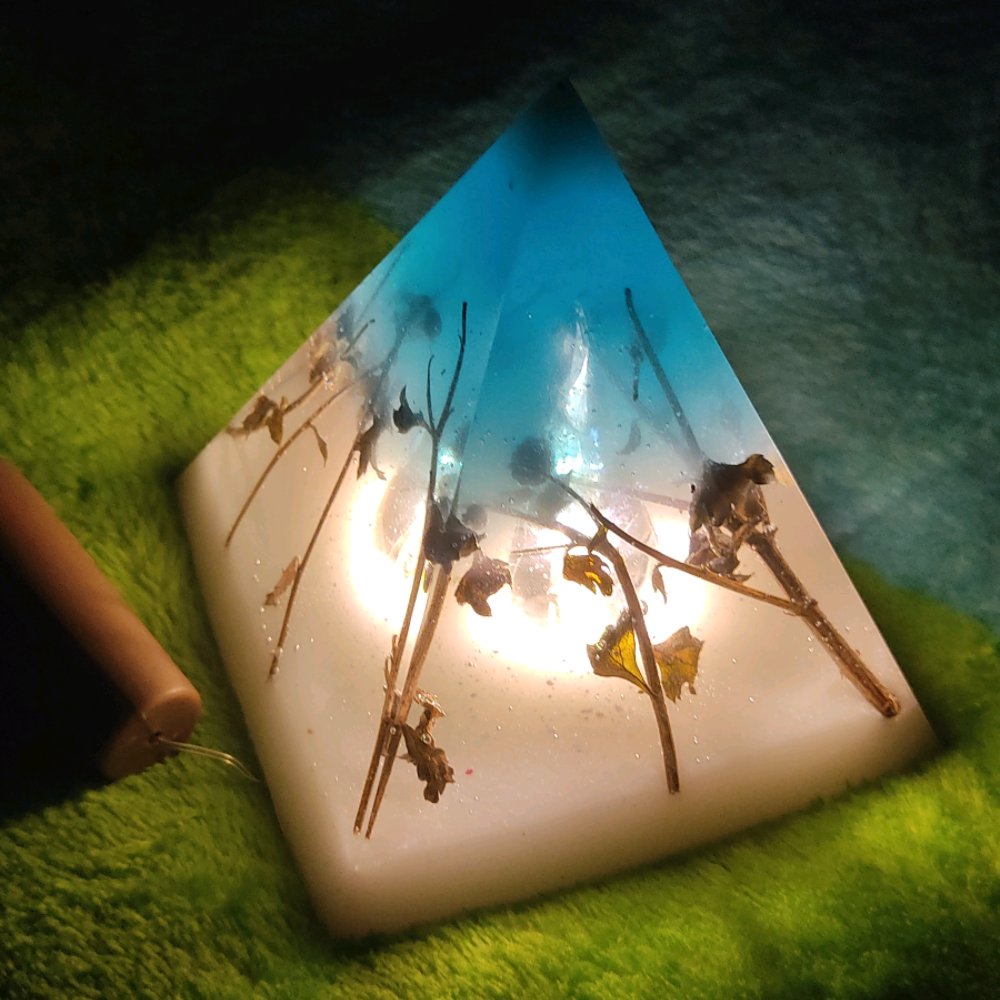 Resin Pyramid Lamp - Kreate- Lamps