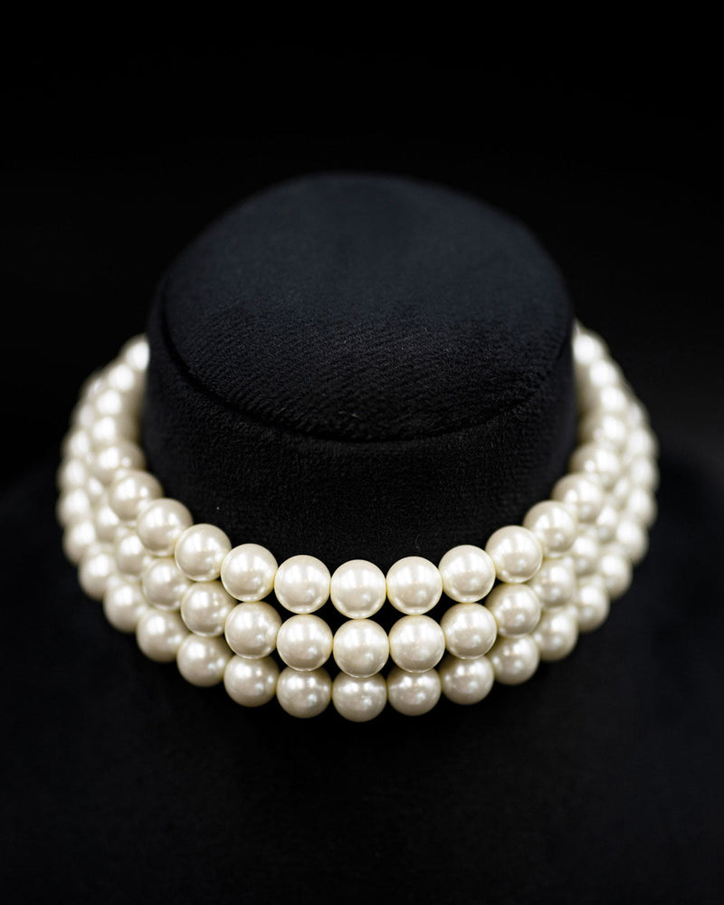 
                  
                    Timeless Allure Necklace – Off White Shell Pearls
                  
                