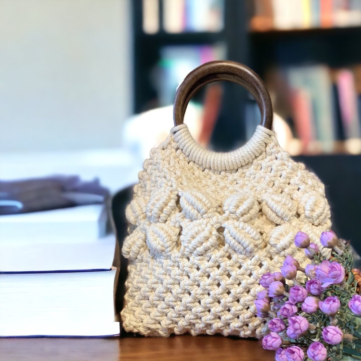 
                  
                    SHELL KNOTS - Macrame Shell Purse with Wooden Handles - Kreate- Purse & Handbags
                  
                