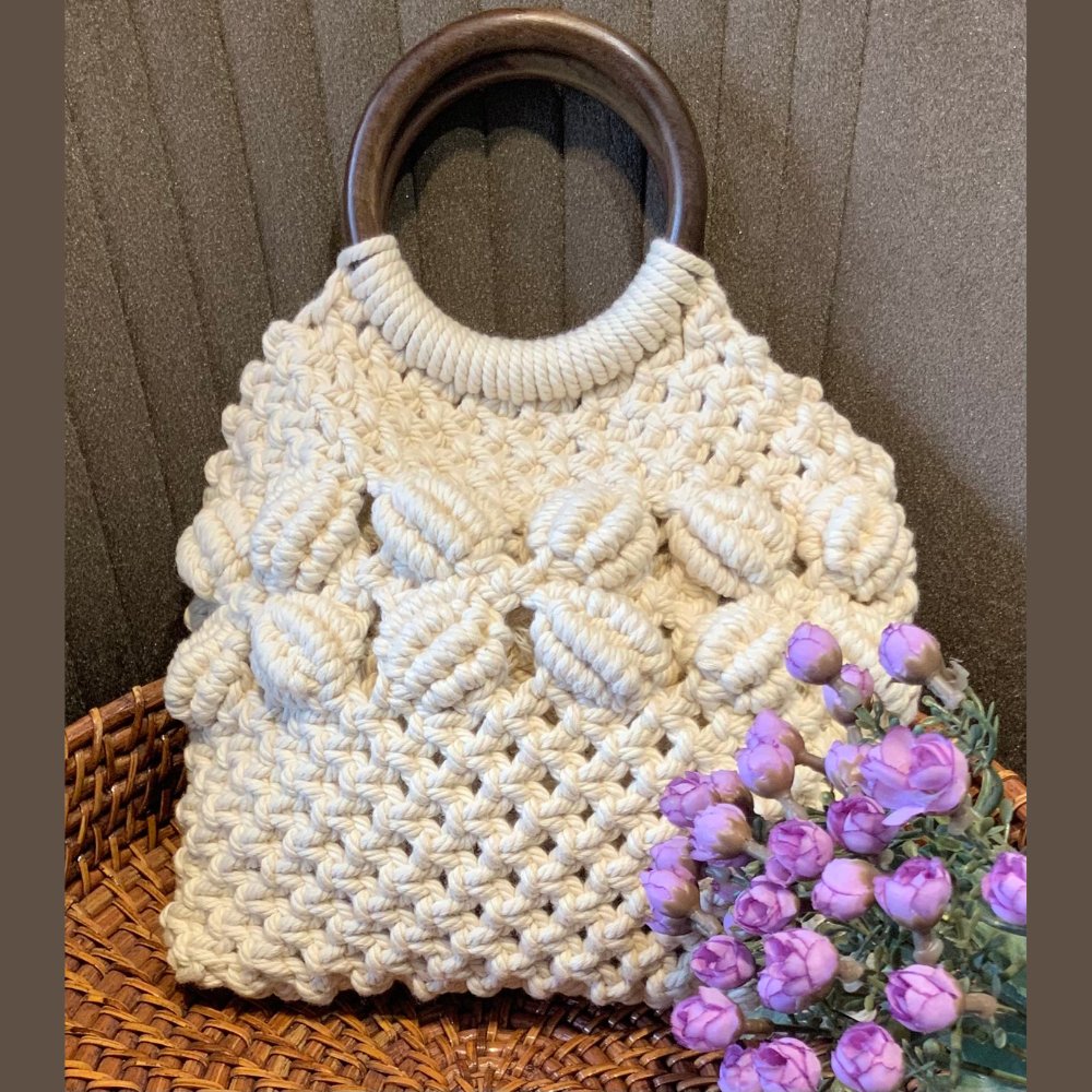 
                  
                    SHELL KNOTS - Macrame Shell Purse with Wooden Handles - Kreate- Purse & Handbags
                  
                