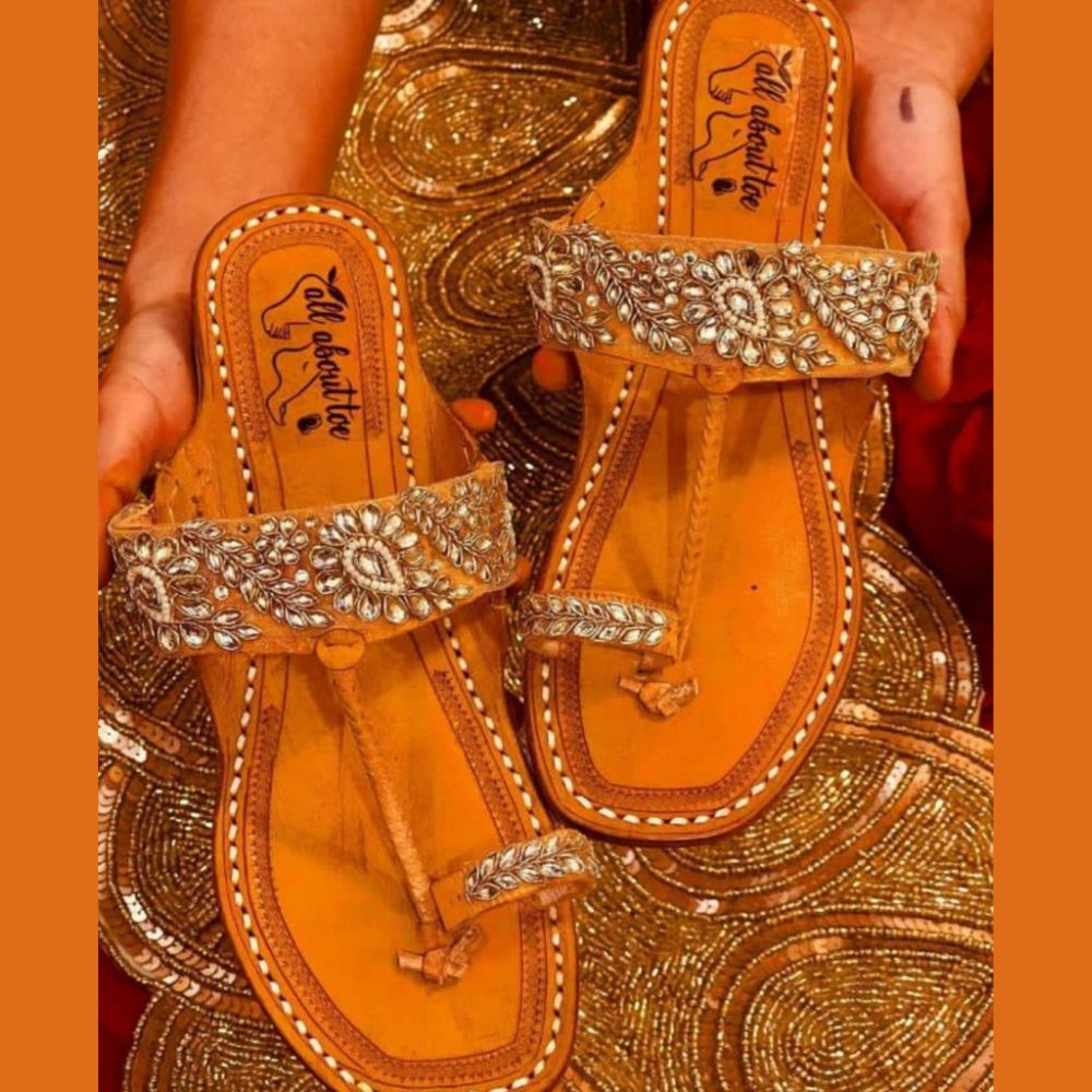 Sunehri Kolhapuri Sandals - Kreate- Women's Footwear