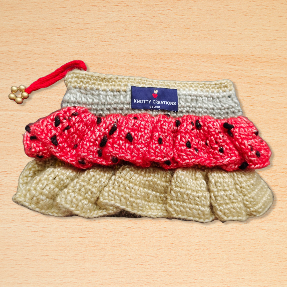 
                  
                    Crochet Ruffle Clutch
                  
                