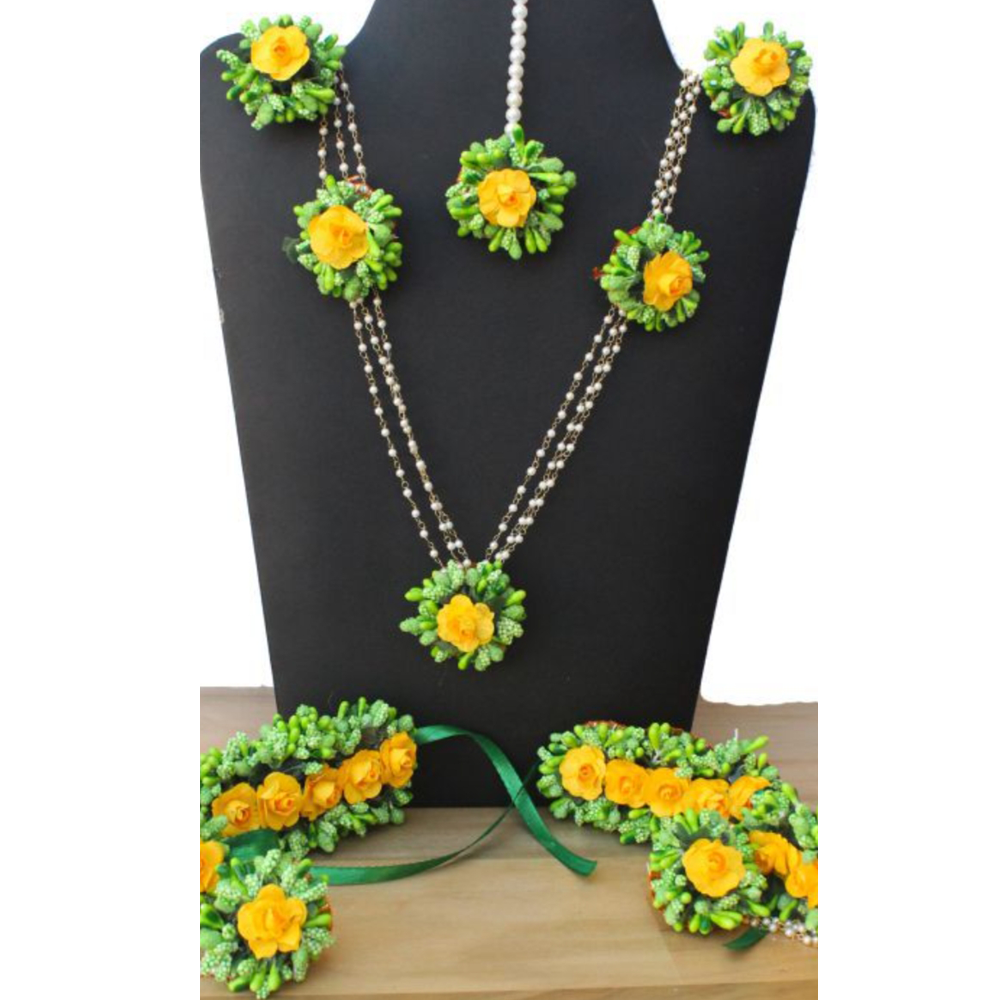 
                  
                    Floral Jewellery Set
                  
                